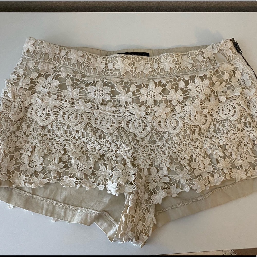 Crochet cream cheeky short